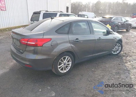 2015 Ford Focus Se z USA, uszkodzony, nr VIN 1FADP3F27FL227495